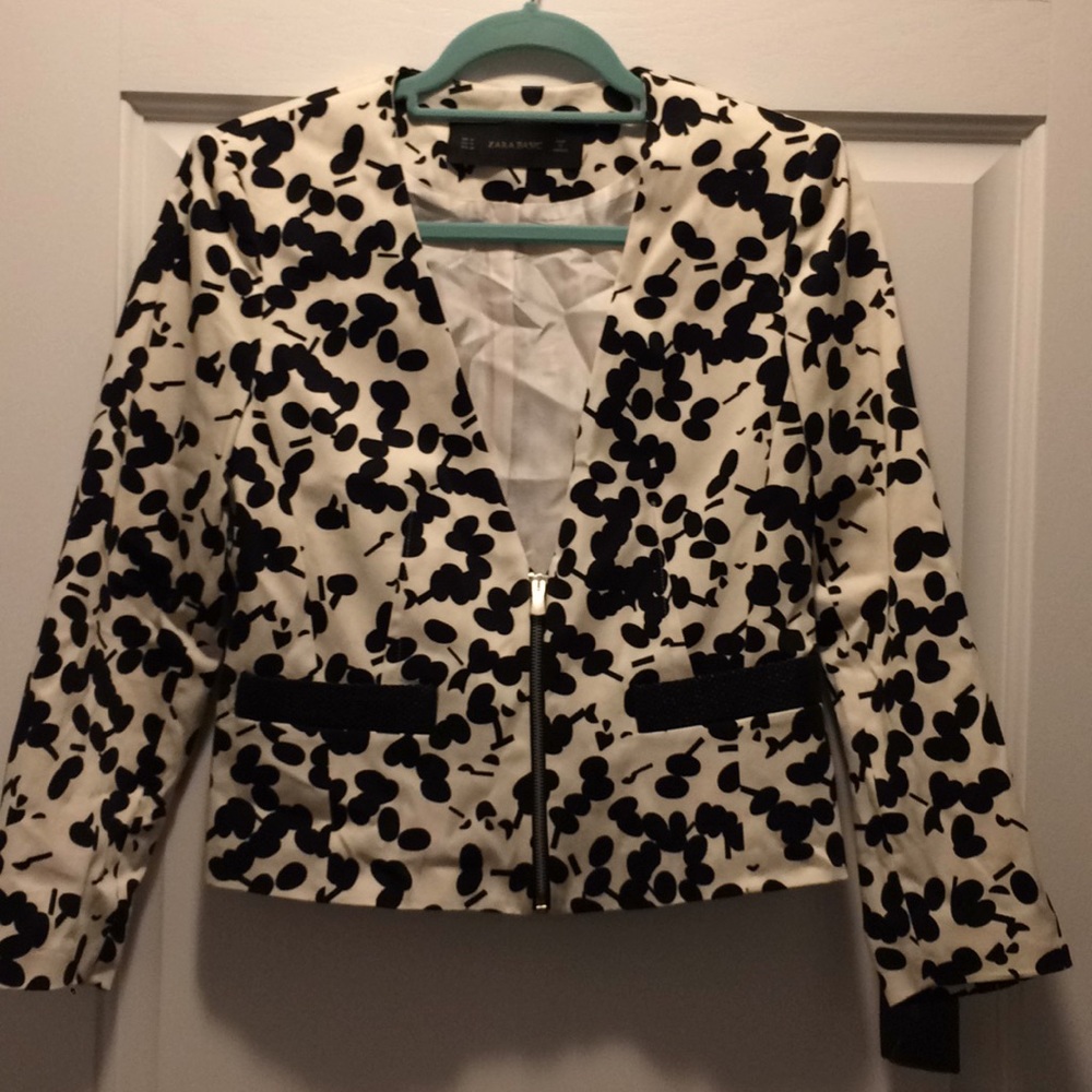 Brand new Black & White patterned ladies jacket.